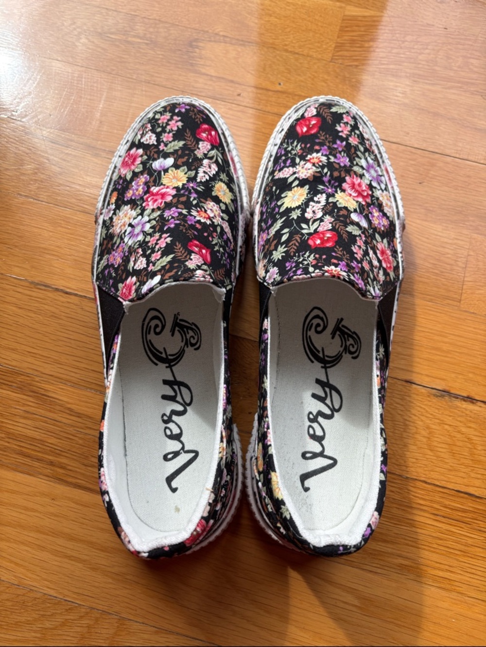 Very G Black Floral Slip-On Flats
